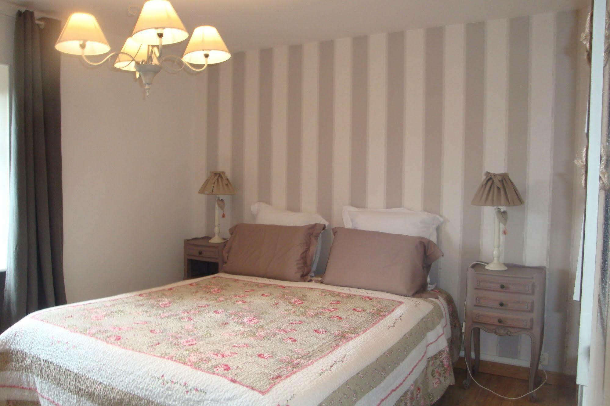 Au Jardin D'Eloise Bed and Breakfast Tremereuc Eksteriør billede