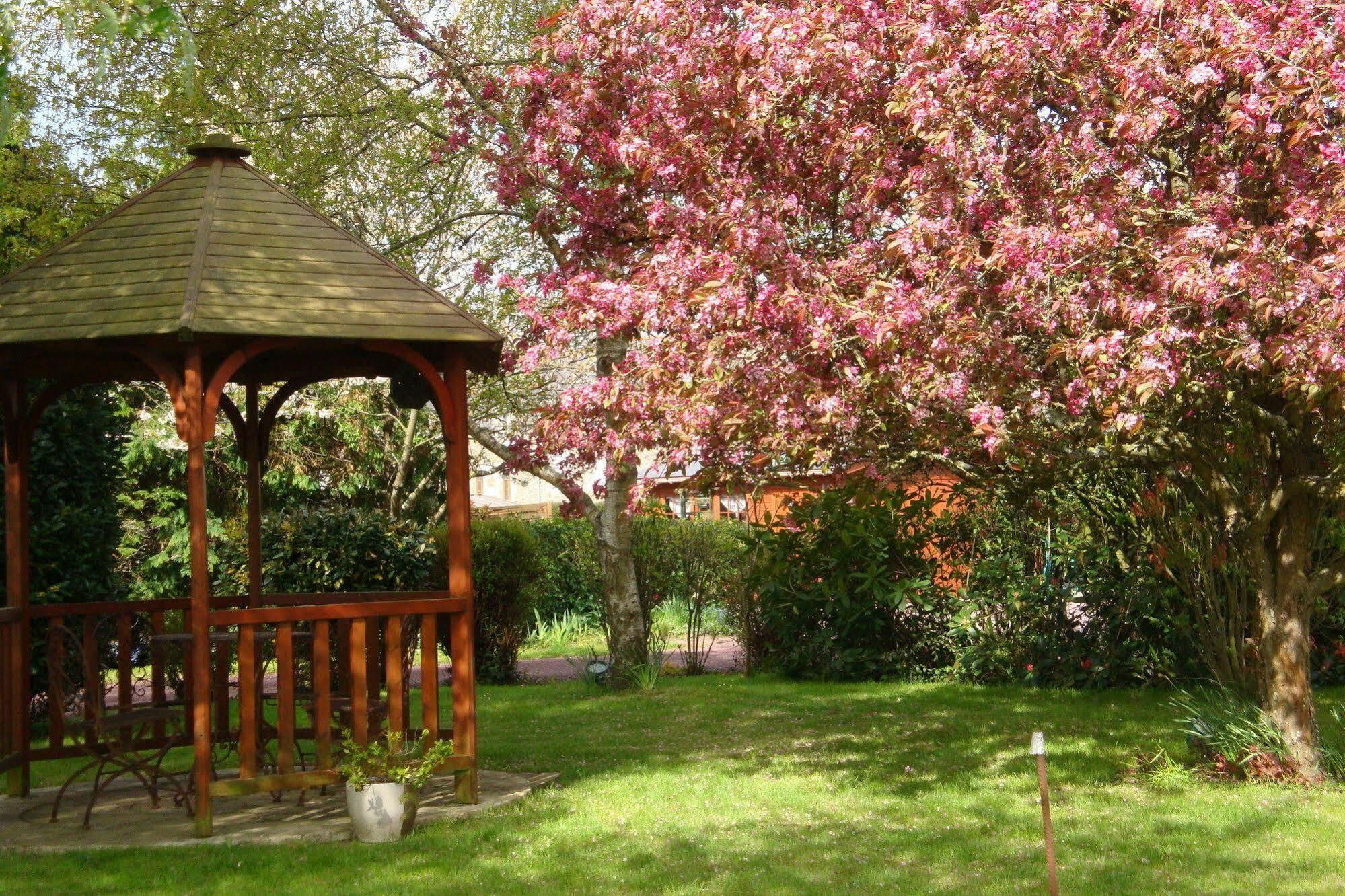 Au Jardin D'Eloise Bed and Breakfast Tremereuc Eksteriør billede